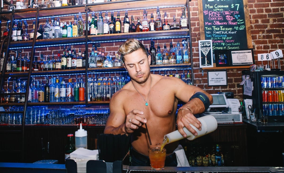 Cam Surprises New York Gay Bar With Impromptu Performance