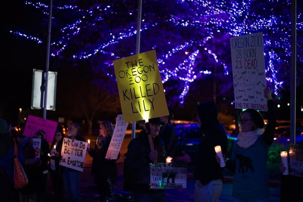 Protesters outside the Oregon Zoo on Dec. 1, 2018. (Anna Del Savio)