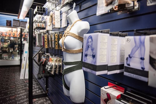 Because We Think Globally and Kink Locally