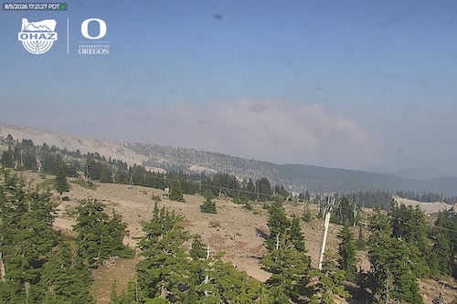 Grasshopper Fire Sends Smoke to Portland and Threatens Timberline Lodge
