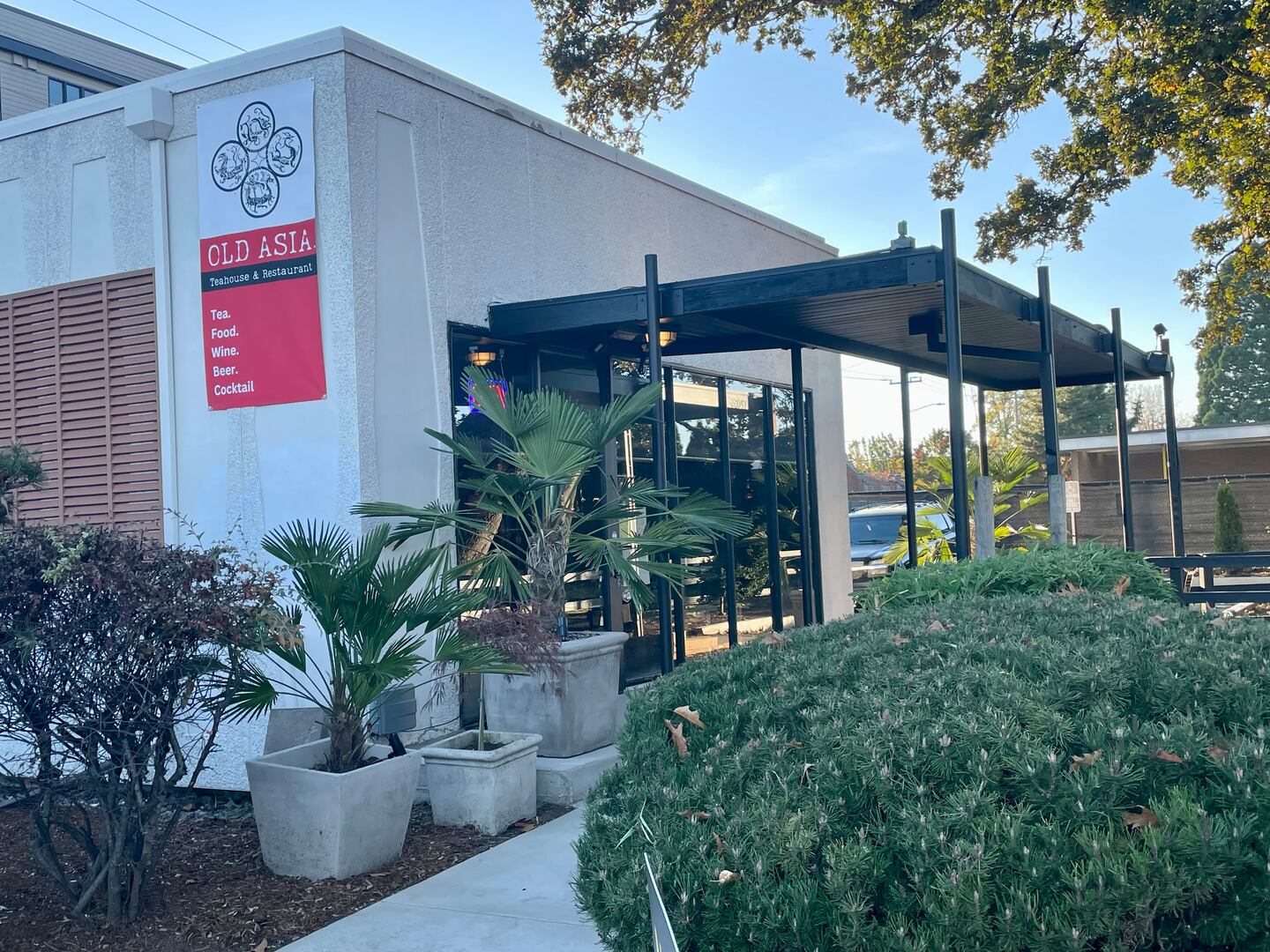 Top Burmese Opens Beaverton Tea House