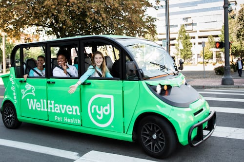 A Fleet of Mini-Buses Resumes Service in Vancouver