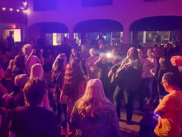 Low Bar Chorale Singalongs Are the Best $10 Group Therapy Sessions Out There