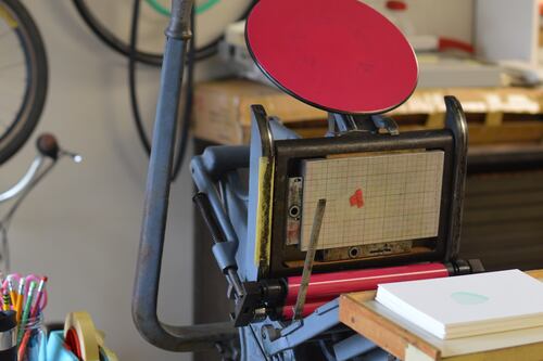 Emma Swartz Revives Letterpress Prints with Squeezbox Press