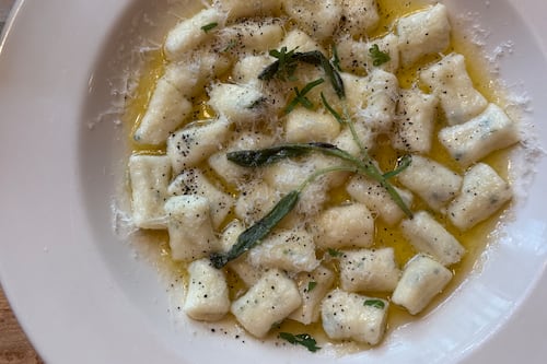 Form & Flavor: Elizabeth Leach Gallery and Allora