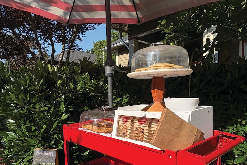 The Little Cart Feeds Woodstock Neighbors on the Honor System
