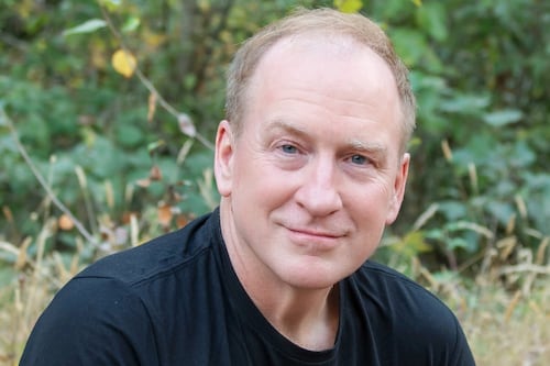 In His New Memoir, Psychotherapist Wayne Scott Examines Nonmonogamy and Love