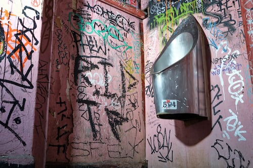 Yamhill Pub Bathrooms Are Worthy of Thatcher-Era Glasgow