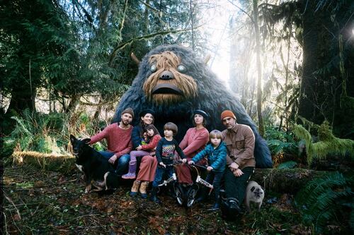 Locally Viral AI Images Have Sent People on a Wild Mythical Beast Chase Through Oregon’s Woods