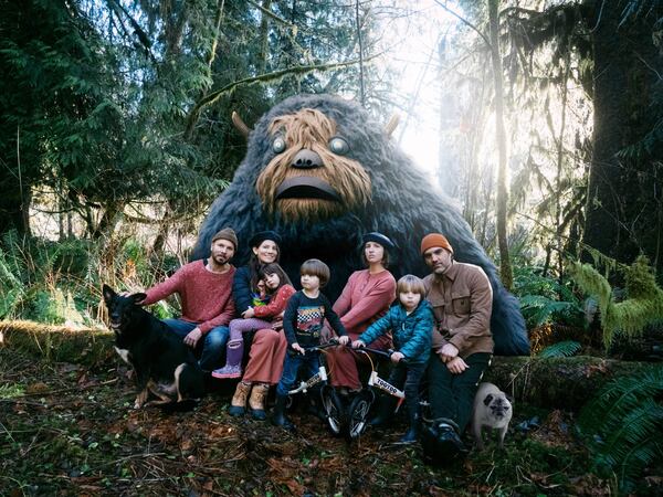 Locally Viral AI Images Have Sent People on a Wild Mythical Beast Chase Through Oregon’s Woods