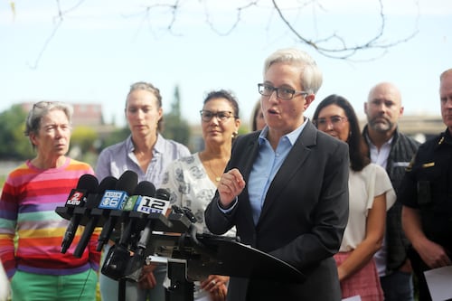 Judge Blocks Other States’ Troops From Patrolling Portland