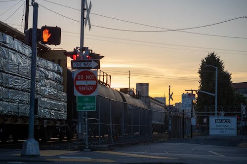 Readers Respond to Slow Trains, Public Agencies and Cheap Eats