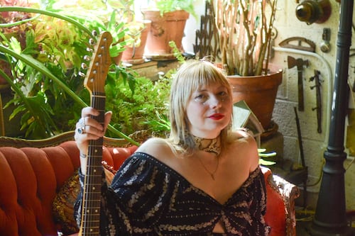 AC Sapphire Channels the Spirit of ’60s Folk