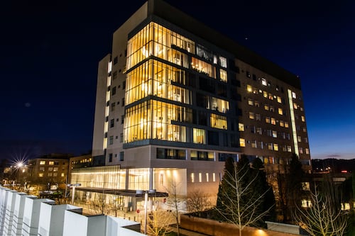 Oregon Bill to Manage How Hospitals Deal With Immigration Agents Awaits Kotek’s Approval