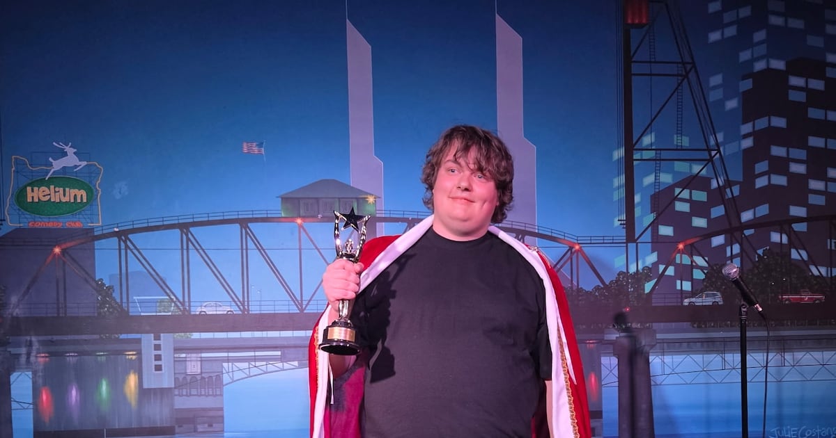 Ian Yearsley Wins Portland’s Funniest Person Competition at Helium Comedy Club