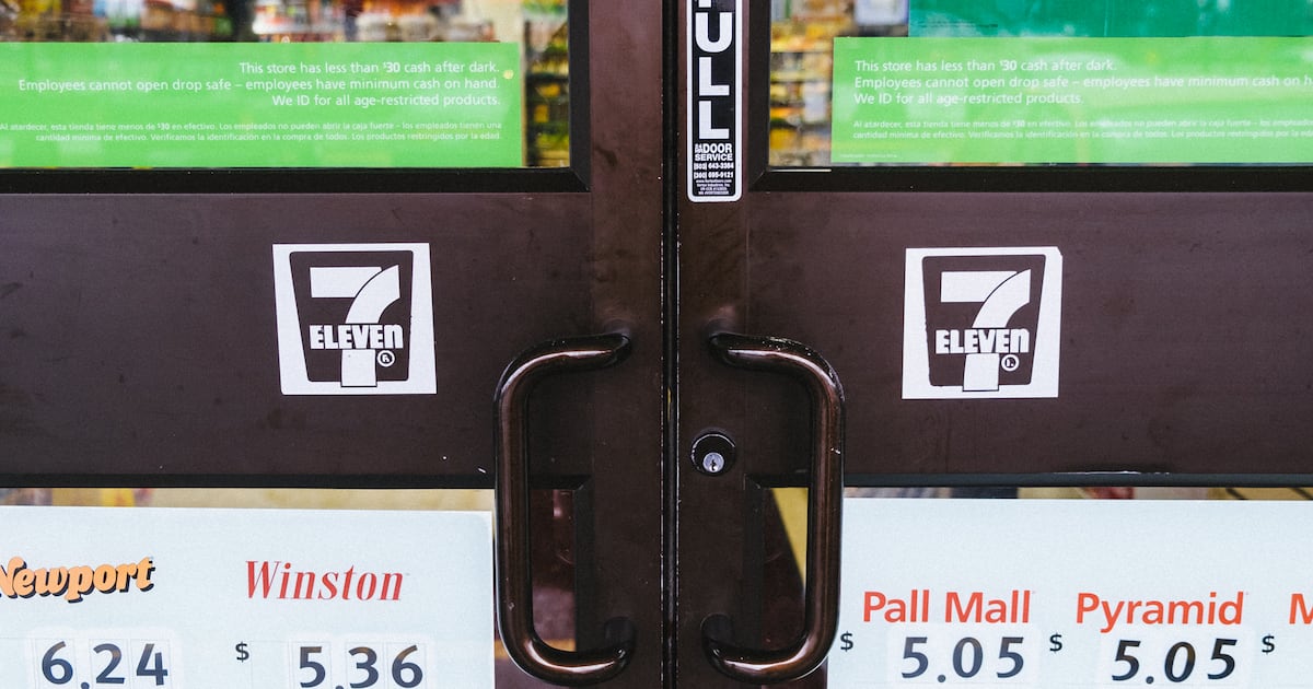 A Tour of Portland Convenience Stores Shows Little Compliance With an Impending Flavored-Vape Ban A Tour of Portland Convenience Stores Shows Little Compliance With an Impending Flavored-Vape Ban